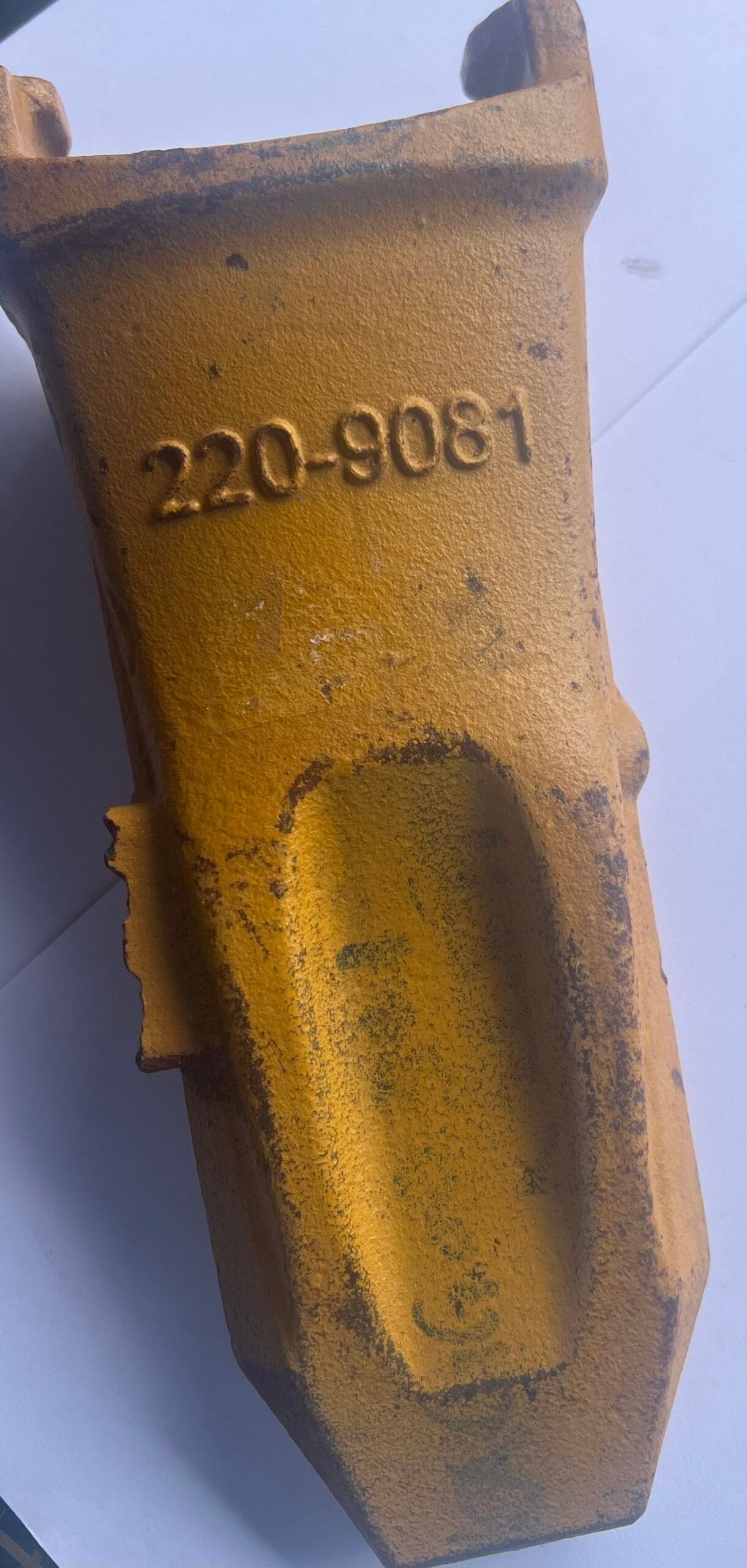 Excavator tips 220-9039